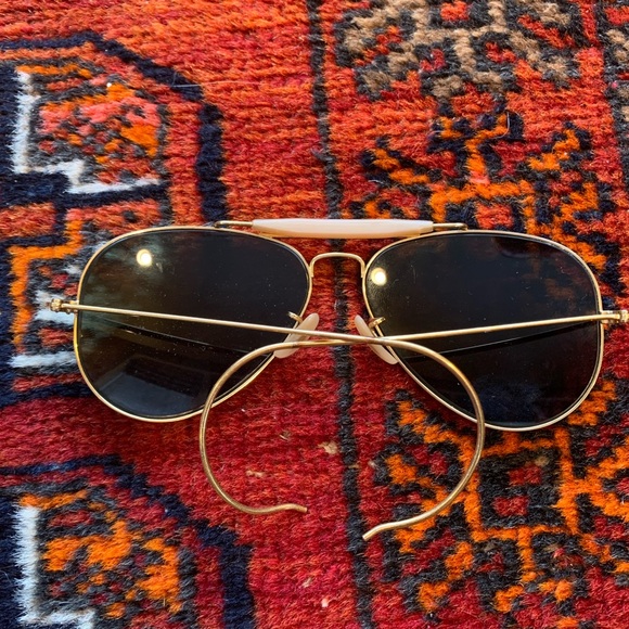 Vintage Ray-Ban Wrap Around Aviator Sunglasses - Picture 2 of 11